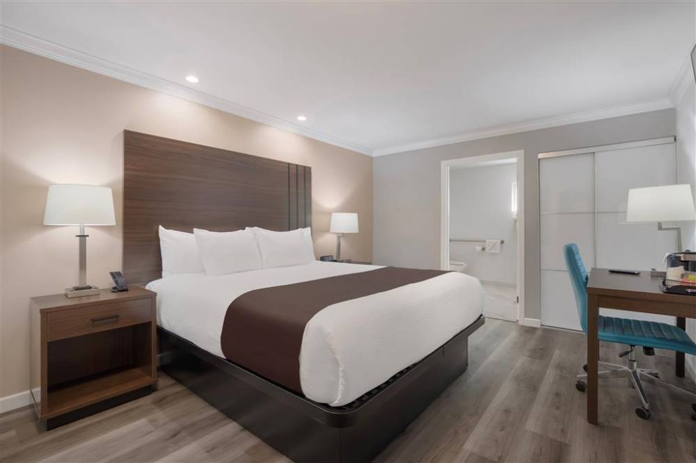 Surestay Plus By Best Western Upland Ontario North 6