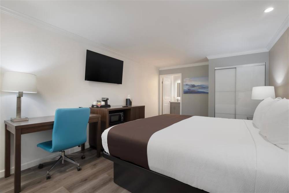 Surestay Plus By Best Western Upland Ontario North 9