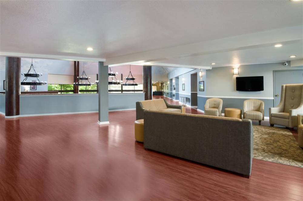Surestay Plus Hotel By Best Western Reno Airport 10
