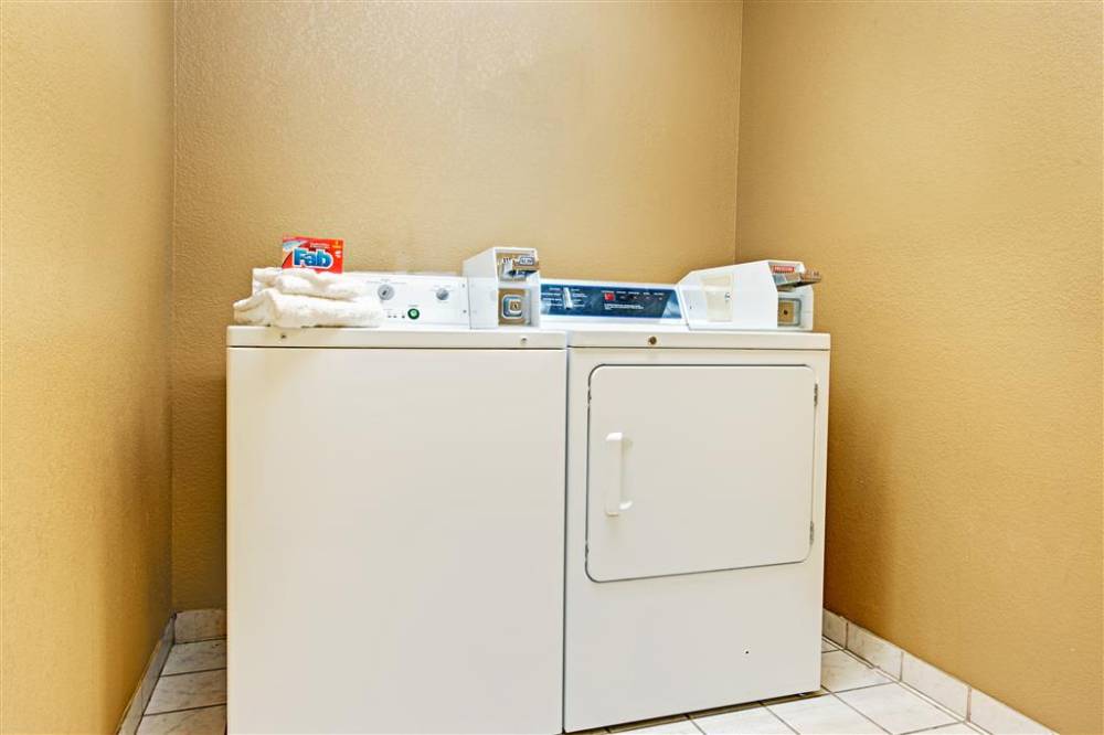 Surestay Plus Hotel By Best Western San Antonio North 281 N 4