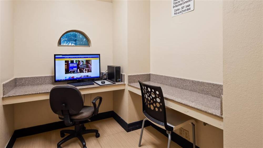 Surestay Plus Hotel By Best Western San Antonio North 281 N 2