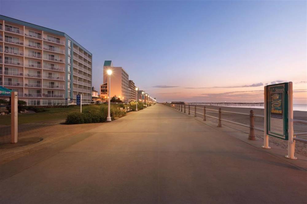 Surfbreak Virginia Beach Oceanfront Ascend Hotel Collection 2