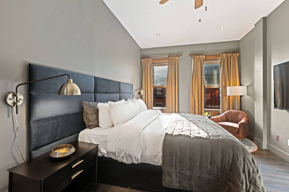The Historic Blue Moon Hotel 7
