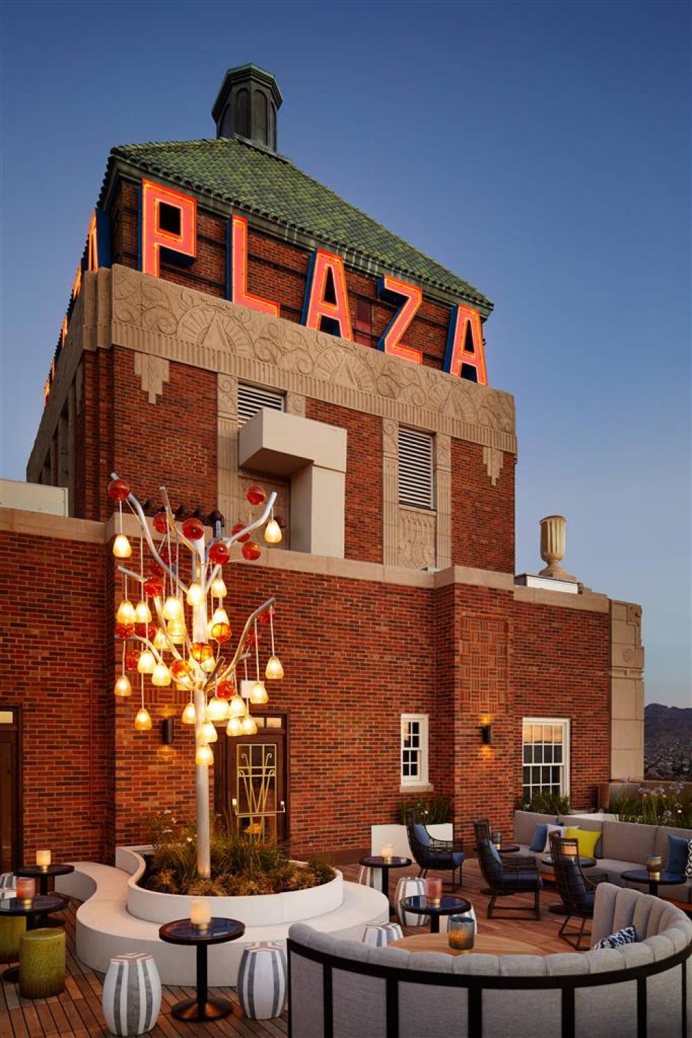 The Plaza Hotel Pioneer Park 2