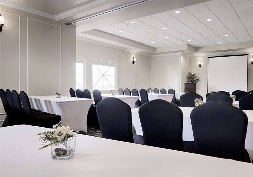 The Point Hotel And Suites 6