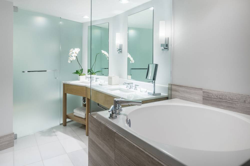 The Ritz-carlton Residences Waikiki Beach 2