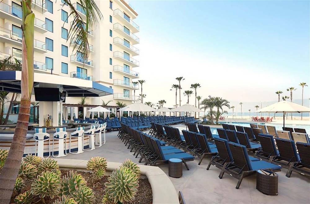 The Waterfront Beach Resort, A Hilton Hotel 6