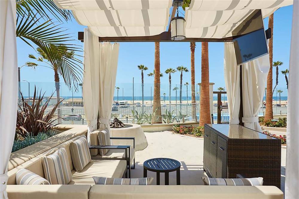 The Waterfront Beach Resort, A Hilton Hotel 5