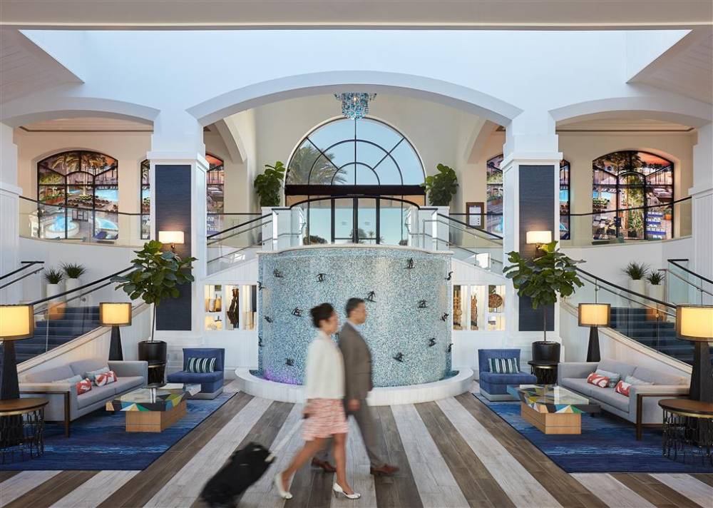 The Waterfront Beach Resort, A Hilton Hotel 3