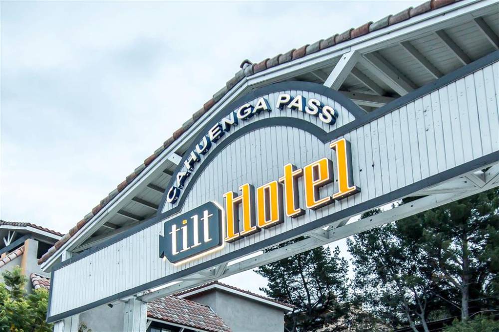 Tilt Hotel Universal-hollywood Ascend Ho 2