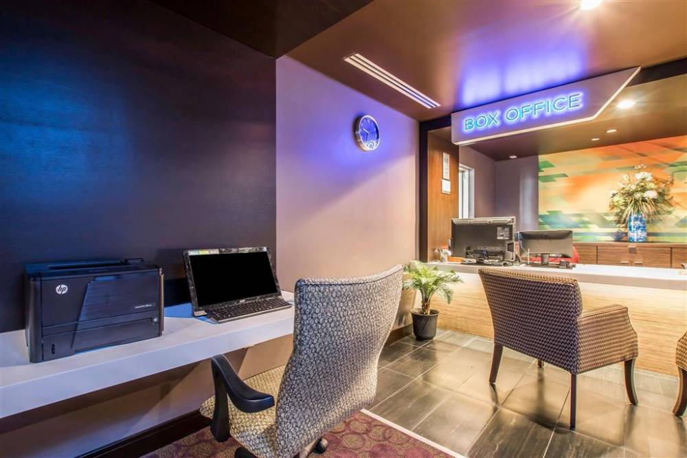 Tilt Hotel Universal-hollywood Ascend Ho 8