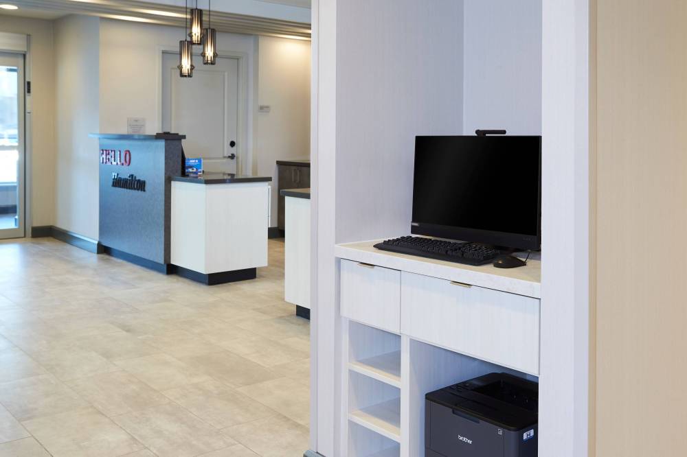Towneplace Suites By Marriott Hamilton 10