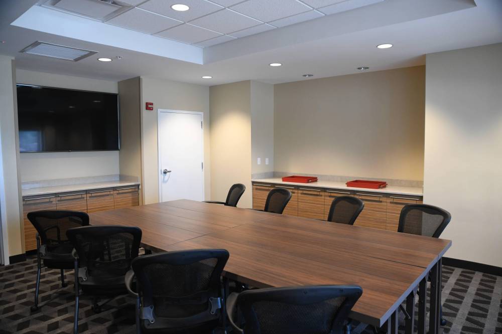 Towneplace Suites By Marriott Kansas City At Briarcliff 3