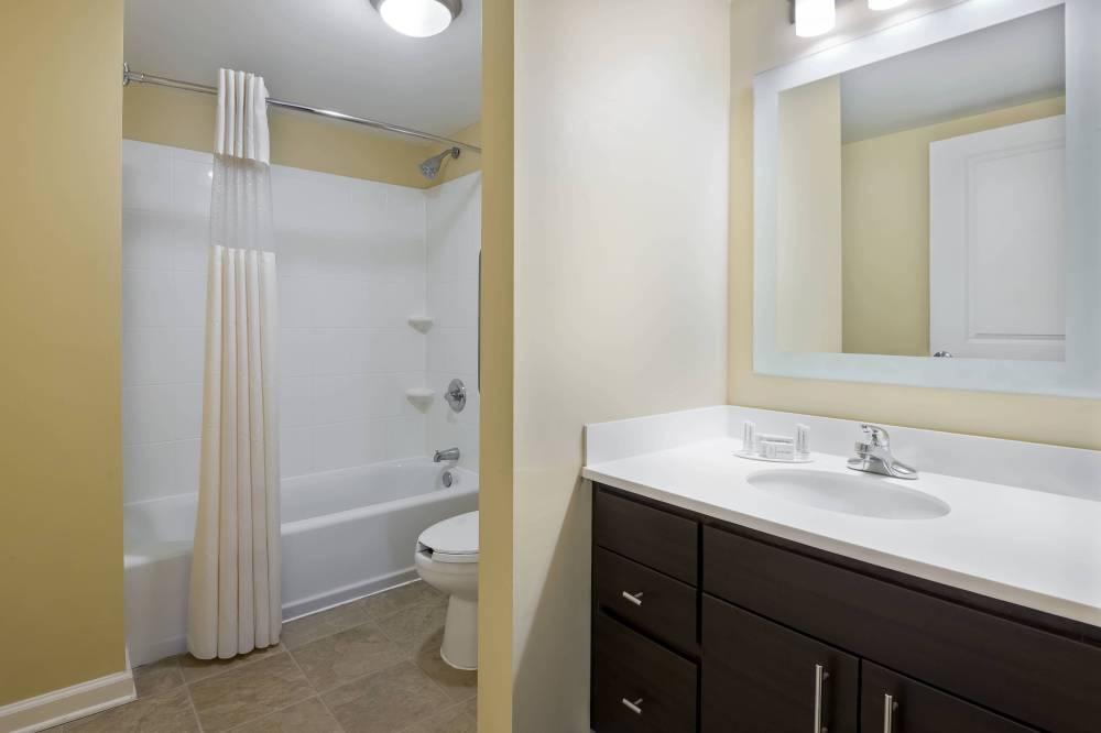 Suite Bathroom