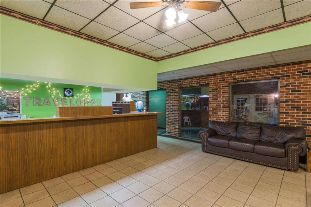 Travelodge By Wyndham Airport Platte City 3