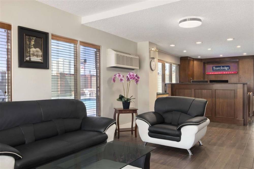 Travelodge By Wyndham Calgary South 2