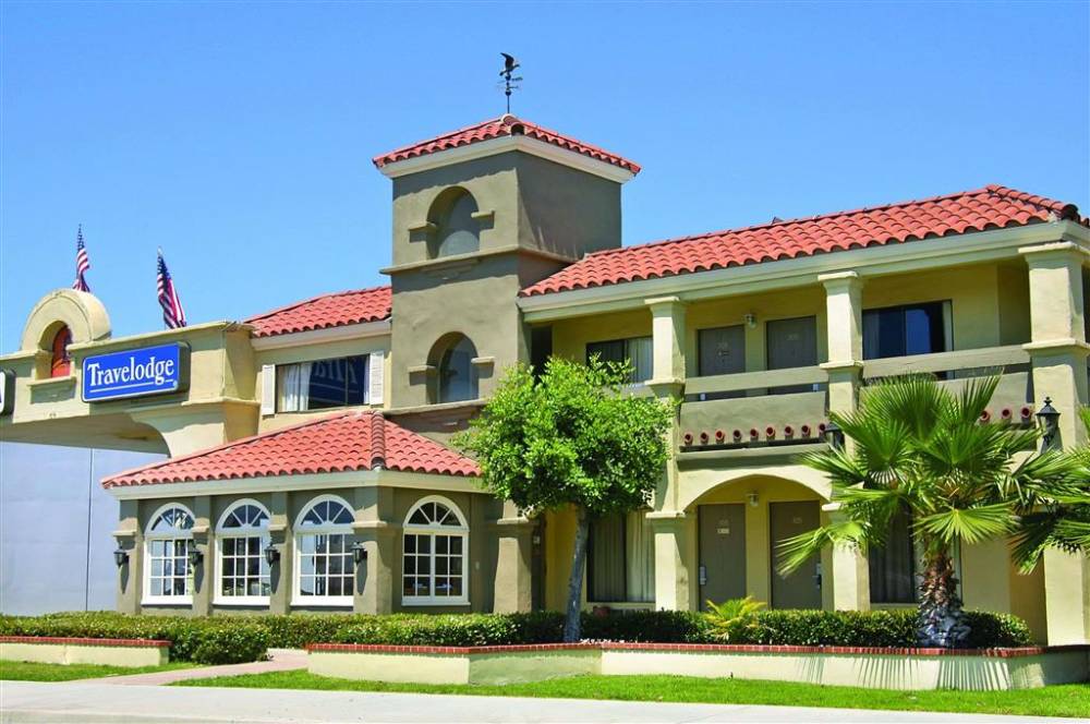 Travelodge By Wyndham Costa Mesa Newport Beach Hacienda 2