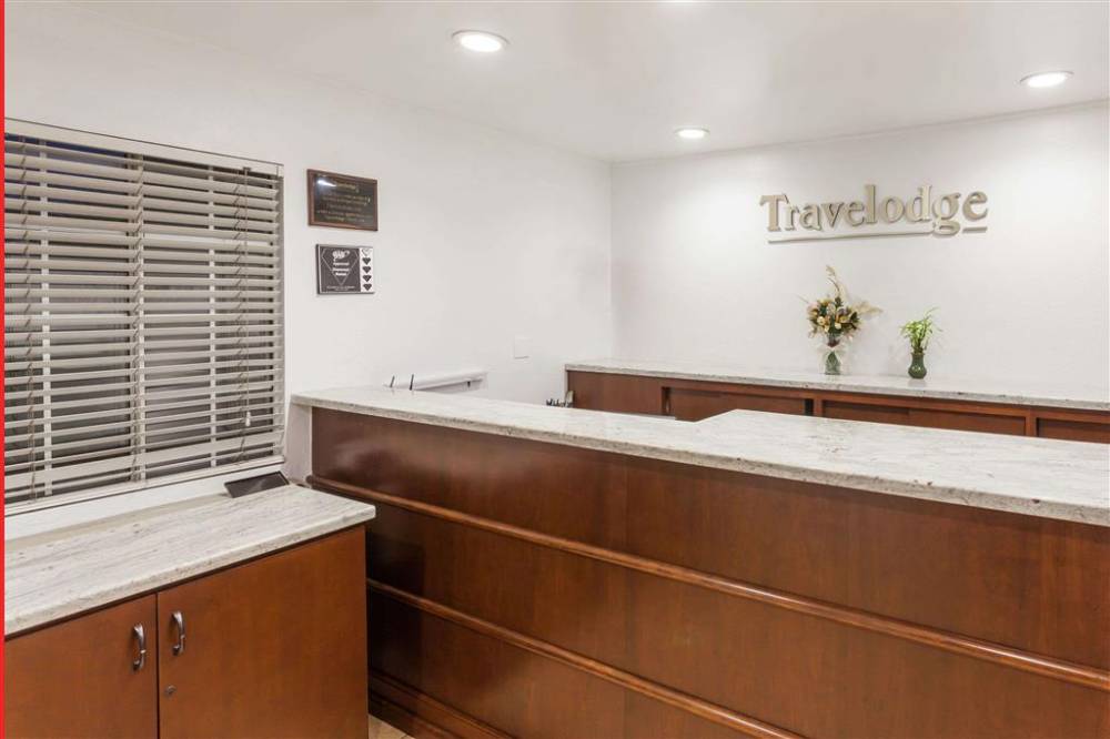 Travelodge By Wyndham Fullerton Near Anaheim 2