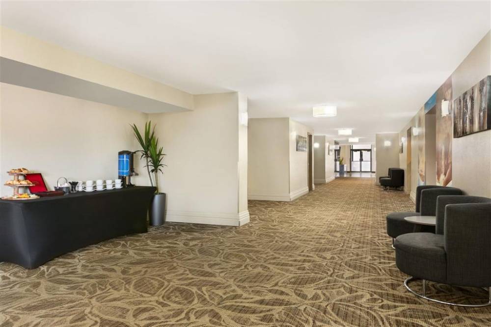 Travelodge By Wyndham Hotel & Convention Centre Quebec City 3