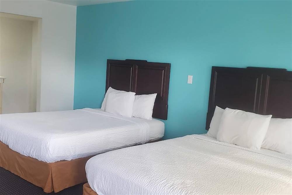 Travelodge By Wyndham Livonia/canton/novi Detroit Area 4