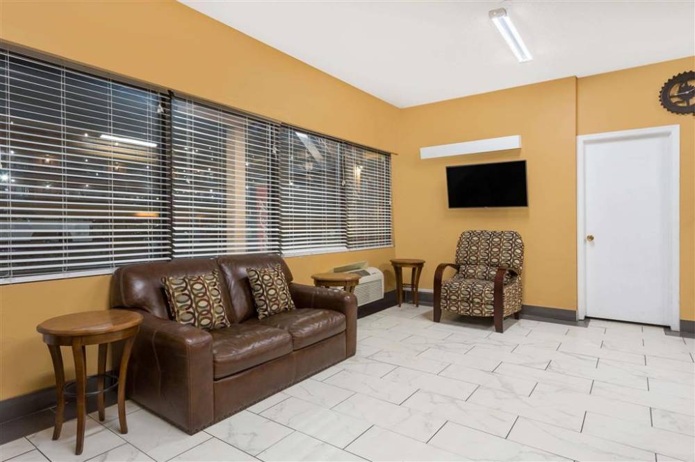 Travelodge By Wyndham Reno Downtown 2