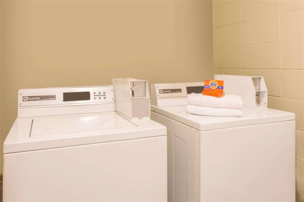 Travelodge By Wyndham Suites Virginia Beach Oceanfront 3