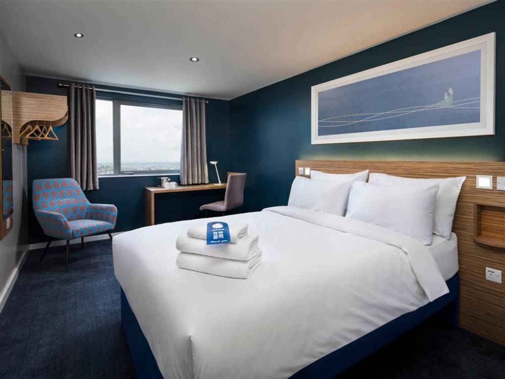 Travelodge Chertsey 3