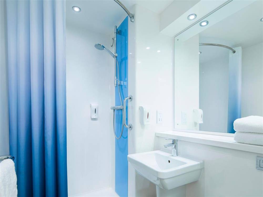 Travelodge Chertsey 4