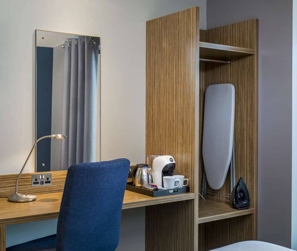Travelodge Ealing 9