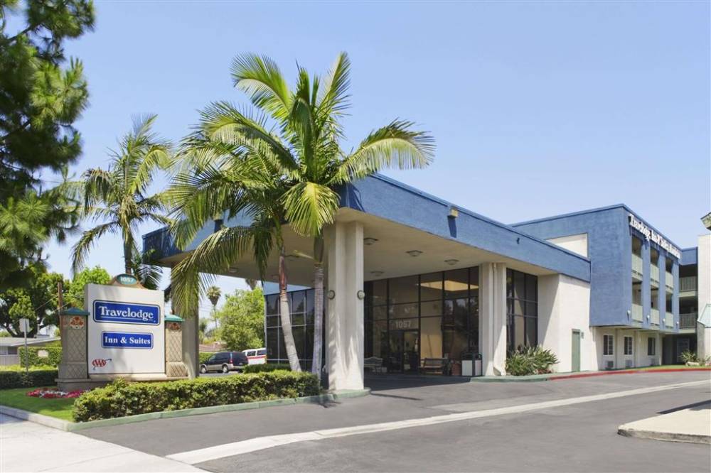 Welcome to the Travelodge Anaheim Inn and Suite