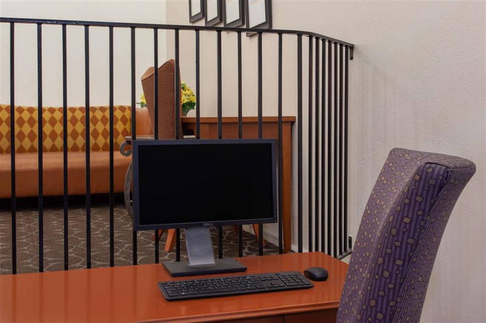 Travelodge Inn & Suites By Wyndham Anaheim On Disneyland Dr 5