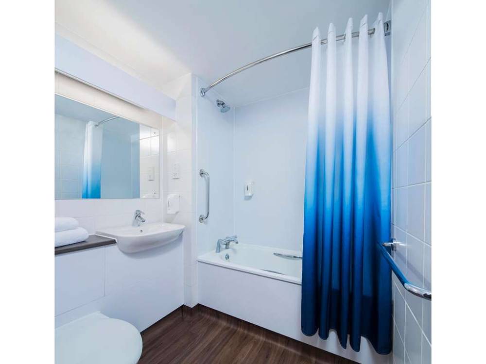 Travelodge London Park Royal 6