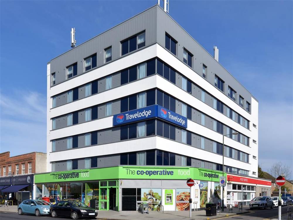 Travelodge London Raynes Park 2