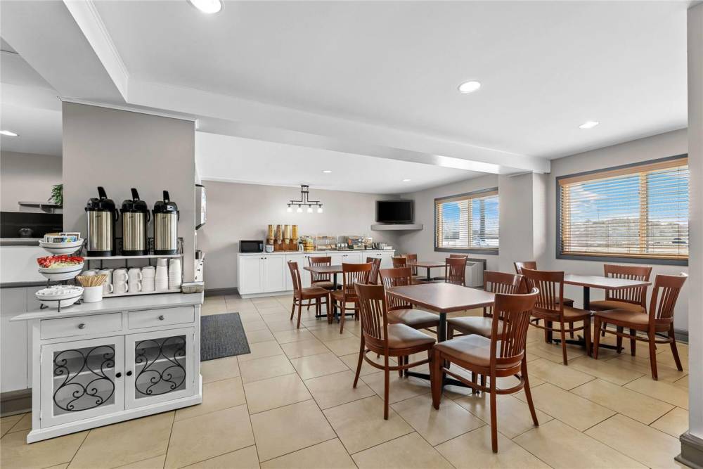 Travelodge Suites By Wyndham Regina / Eastgate Bay 4
