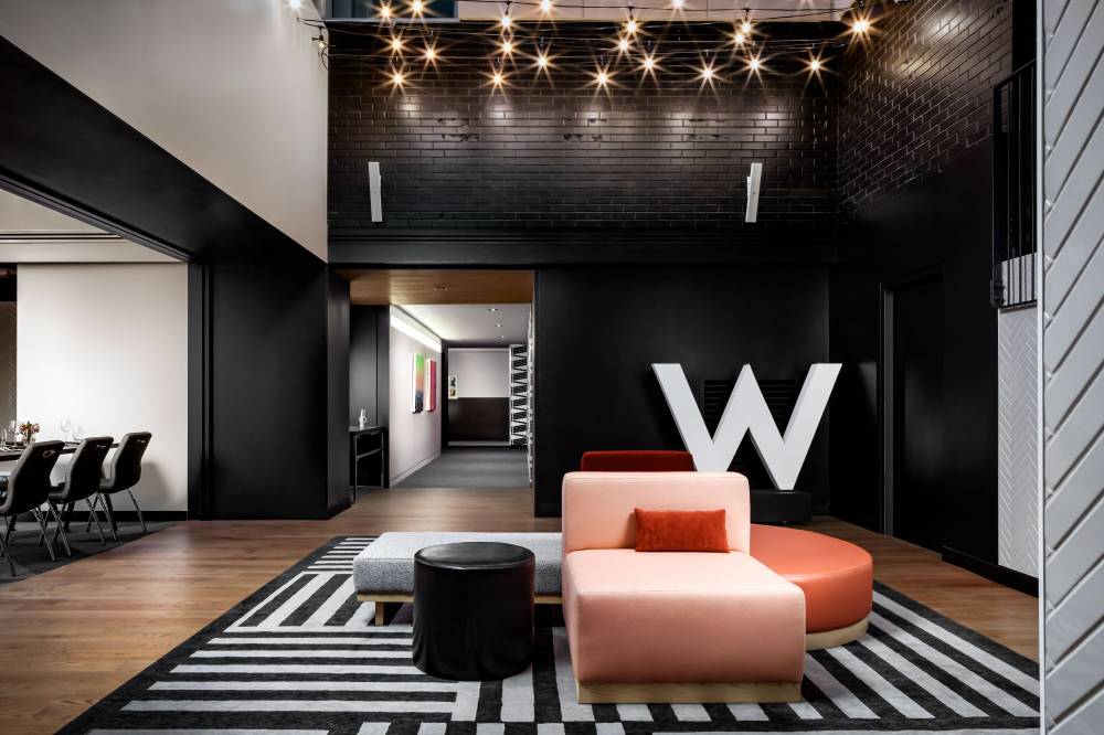 W MontrÃ©al 9