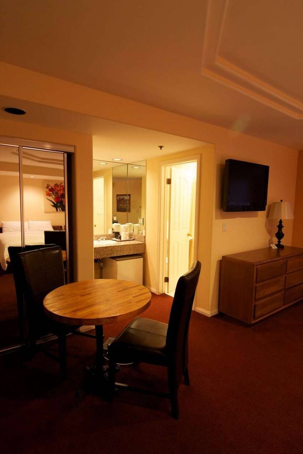 Wilshire Crest Hotel 2