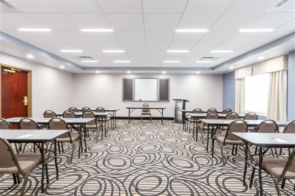 Wingate By Wyndham Convention Ctr Closest Universal Orlando 2