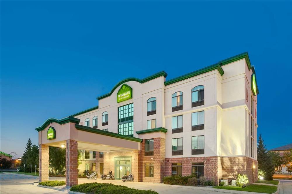 Wingate By Wyndham Fargo 2