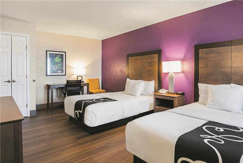 Wingate By Wyndham Galveston Beachfront At Seawall 4