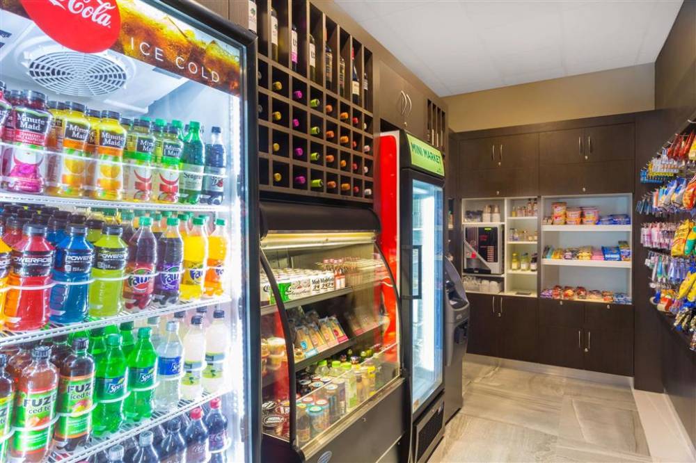 Wingate By Wyndham Miami Airport 5