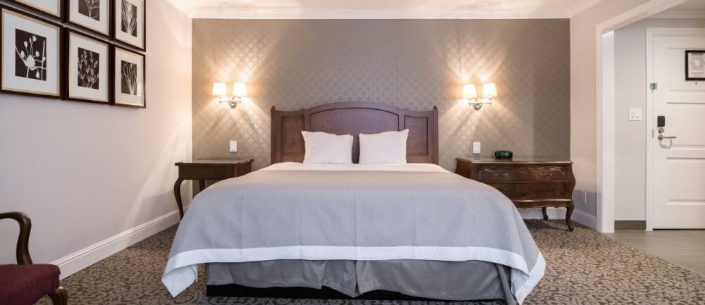 Woodcrest Hotel 3