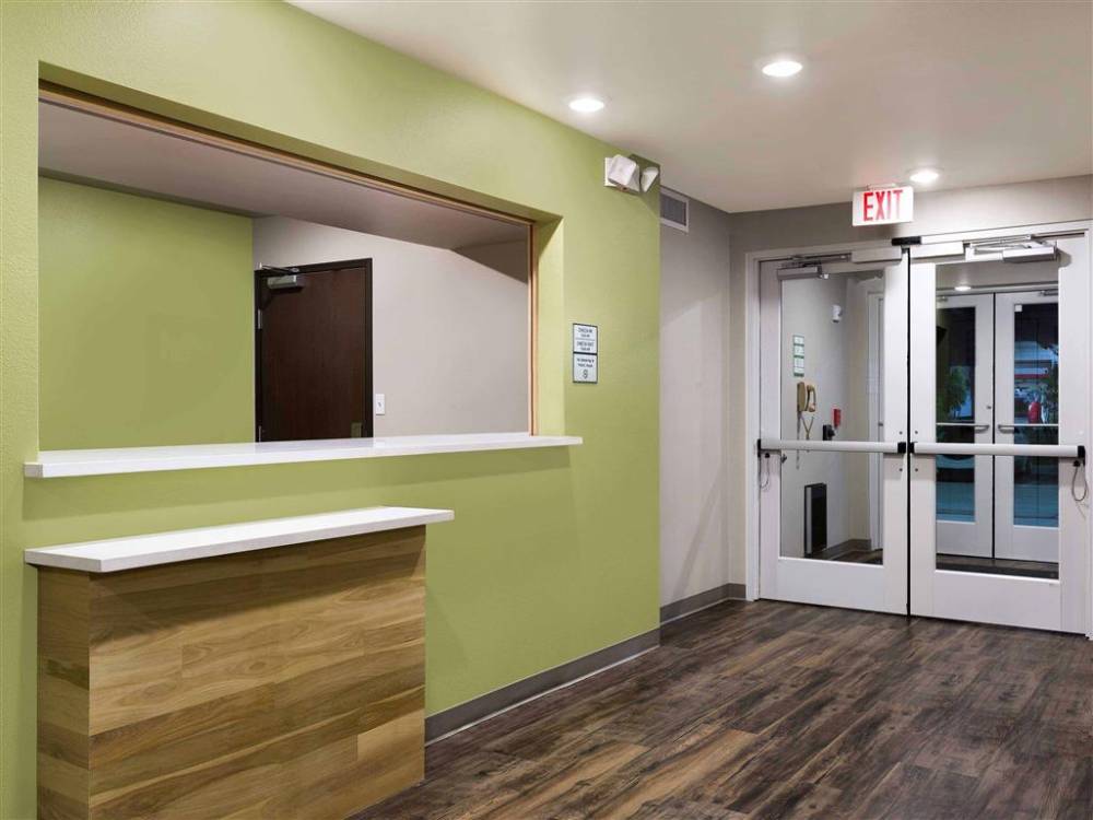 Woodspring Suites Toledo Maumee 3