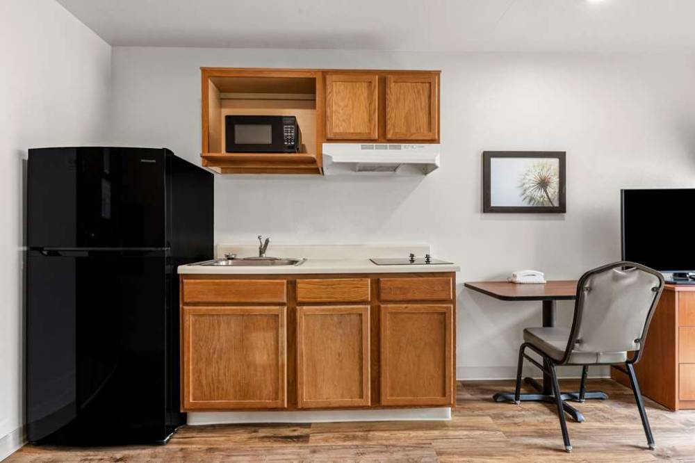 Woodspring Suites Tulsa 6