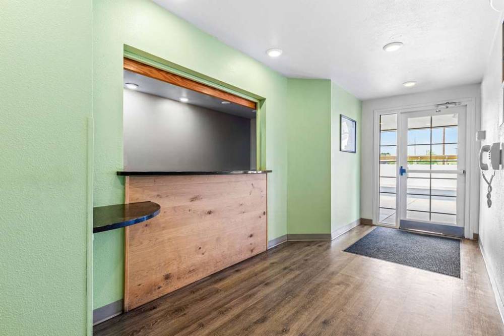 Woodspring Suites Tulsa 4