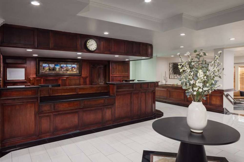 Wyndham Tucson Airport Hotel & Conference Center 4
