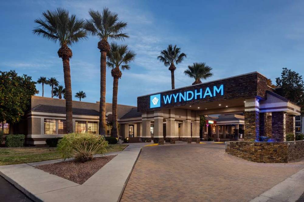 Wyndham Tucson Airport Hotel & Conference Center 2